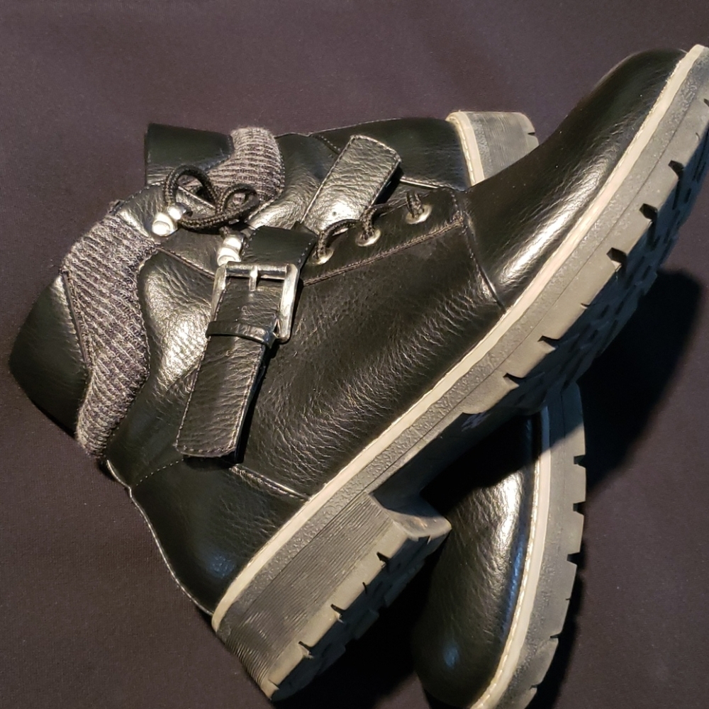 Nautica boots